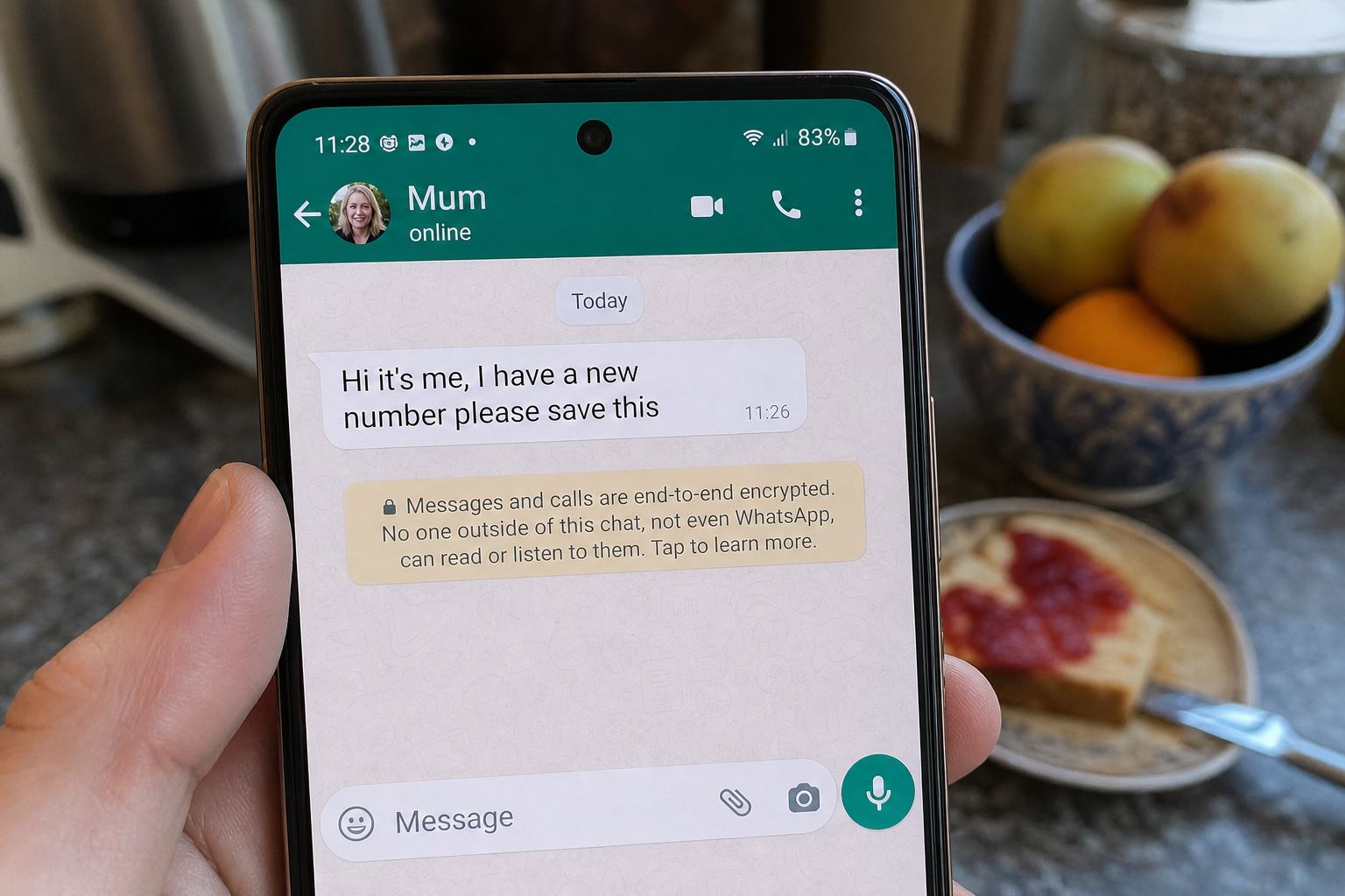 A WhatsApp chat from Mum saying she has a new number.